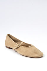 The Clara 01-6063